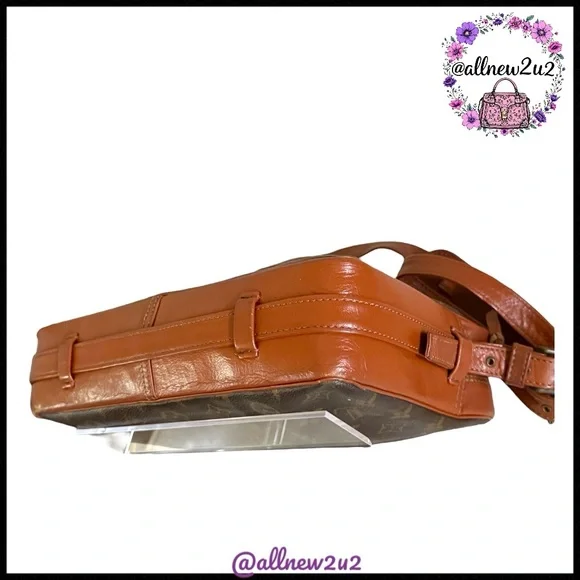 LOUIS VUITTON Sac Bandouliere 30 Shoulder Bag Monogram Leather COA - Picture 8 of 16